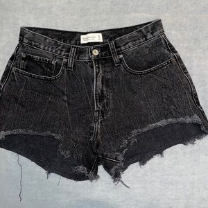 Abercrombie. Black Mid-rise Boyfriend Shorts
